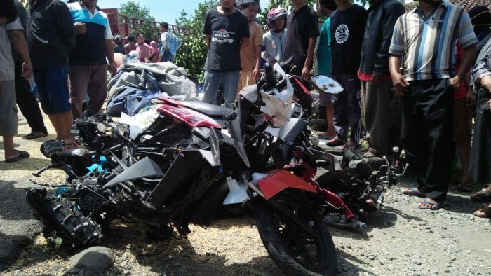 https://bukatekno.com/wp-content/uploads/2018/05/Kecelakaan-truk-rem-blong-di-Bumiayu-kondisi-sepeda-motor-yang-ditabrak-e1521518928379.jpeg